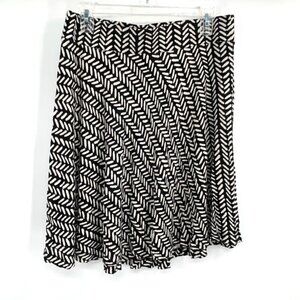 LOFT Skirt Stretch Flowy Print Black White Flippy